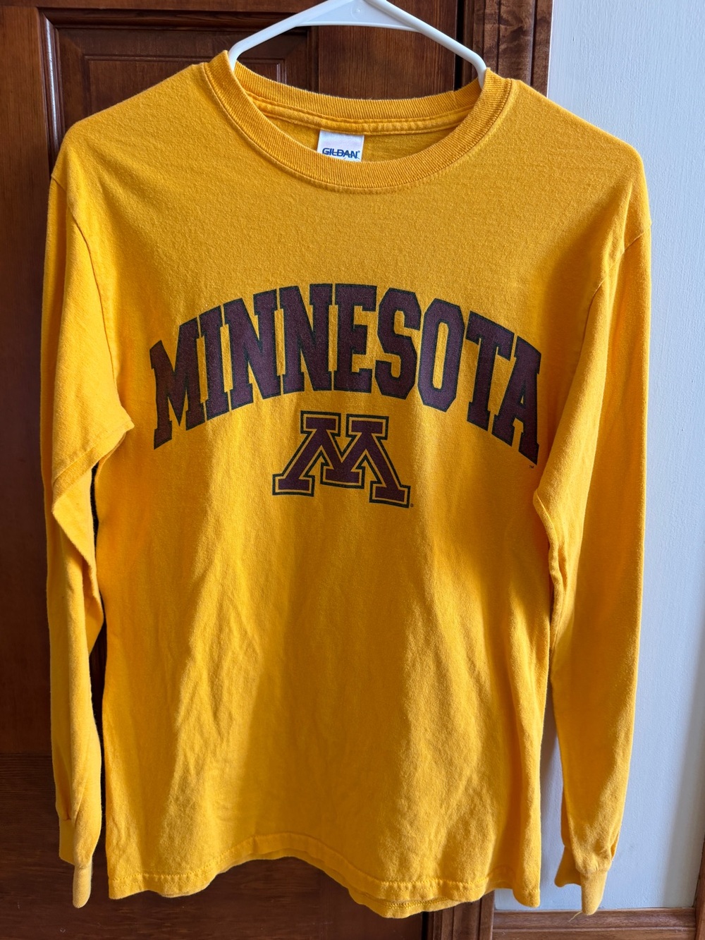 Long-Sleeve Minnesota Golden Gophers Crewneck Shirt